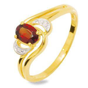 Garnet and Diamond Gold Ring - Oval